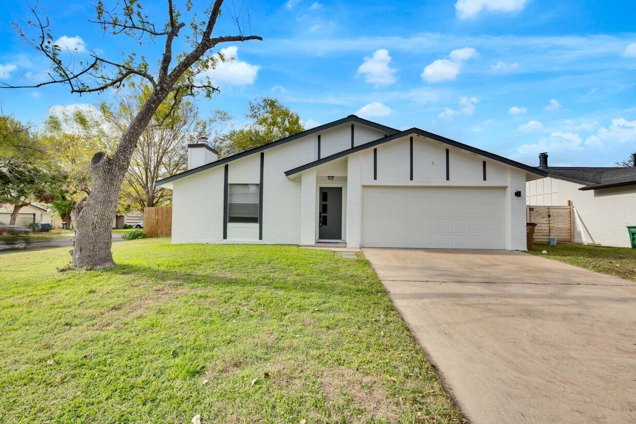 Foto principal - 7002 Skynook Dr