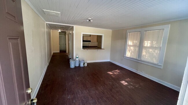 Building Photo - Duplex For Rent