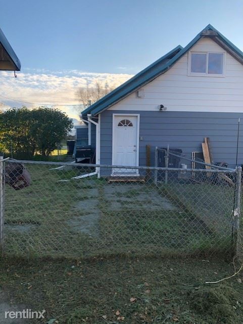 Building Photo - 3 br, 1.5 bath House - 123 E Blueberry A