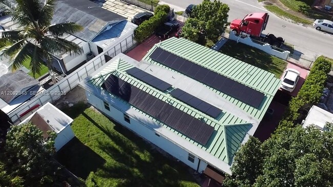 Foto del edificio - 4330 NW 203rd Terrace