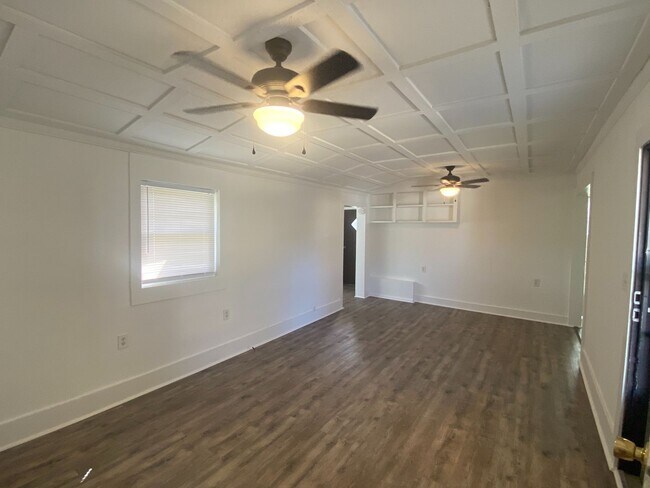 Foto del edificio - 2 Bed, 1 Bath Home in Taylors is Available