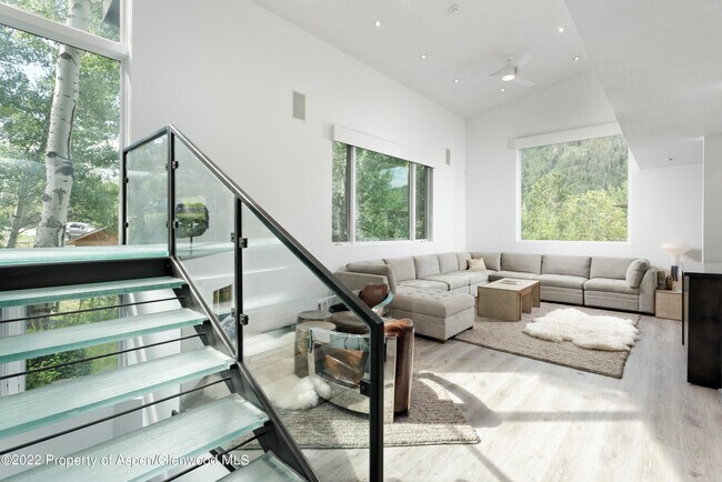Foto del edificio - 257 Mountain Laurel Dr