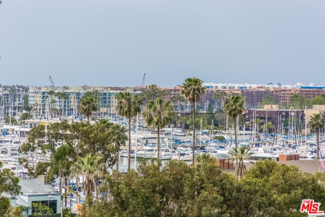 Foto principal - 13700 Marina Pointe Dr