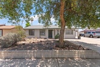 Building Photo - 2116 W Garden Dr
