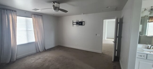 Foto del edificio - 4 Bedroom 3 Bathroom Upgrade Model Home