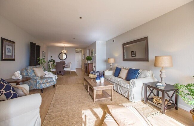 Foto del edificio - Utilities Paid! Modern 2 Bed Condo on the Water! Live by the Bay