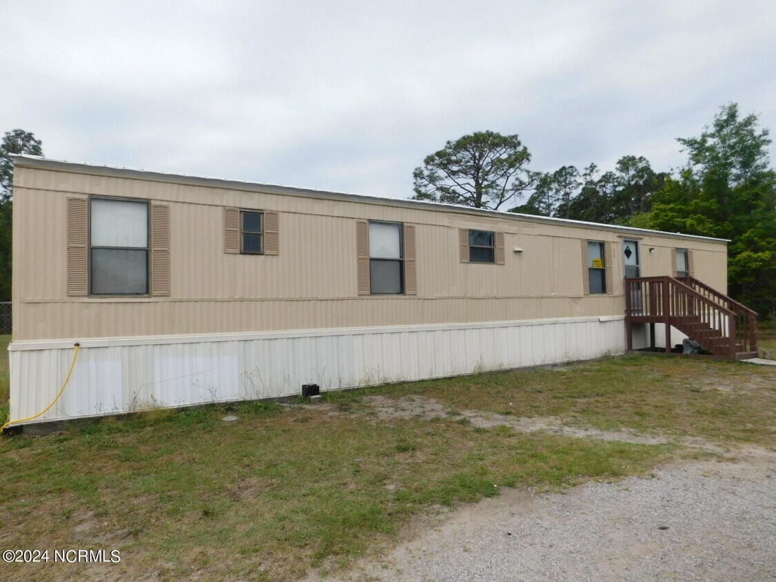 Primary Photo - 358 White Oak Dr