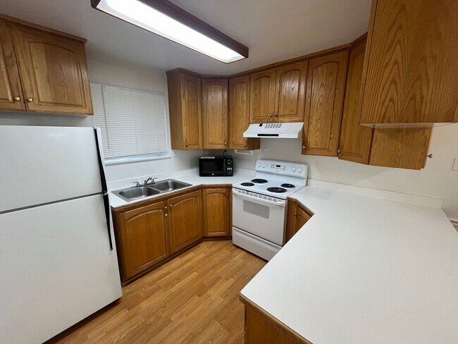 Building Photo - Cute two bedroom apartment for rent in Pro...