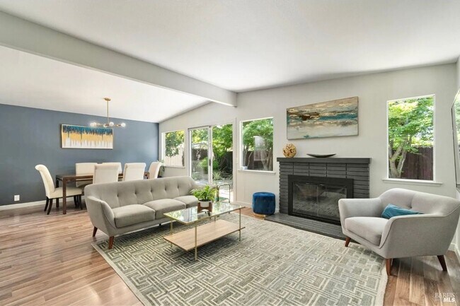 Building Photo - Mid-century Modern Home w/In-law