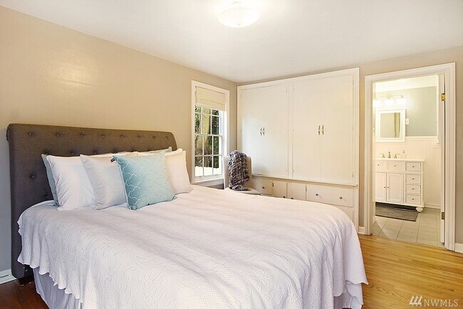 Foto del edificio - 739 N 165th St