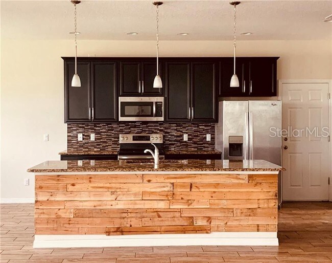 Foto del edificio - 13516 Lake Yale View Loop