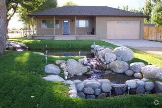 Building Photo - 2501 N Round Valley Rd