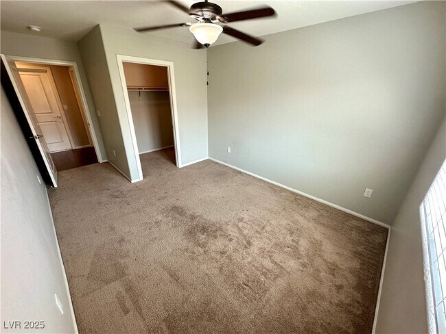 Foto del edificio - 9527 Ridgeglen Ct