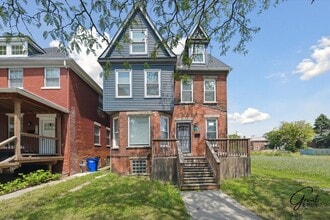 Building Photo - 319 Mt Vernon St
