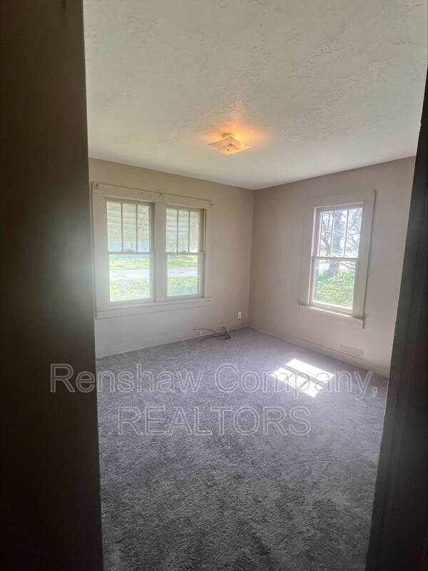 Foto del edificio - 415 S Court St