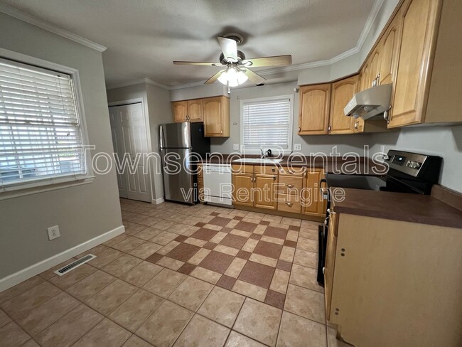 Foto del edificio - 718 Dandridge Dr