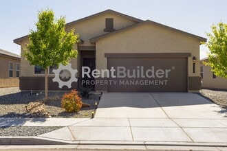Building Photo - 2115 Solitaire St NE