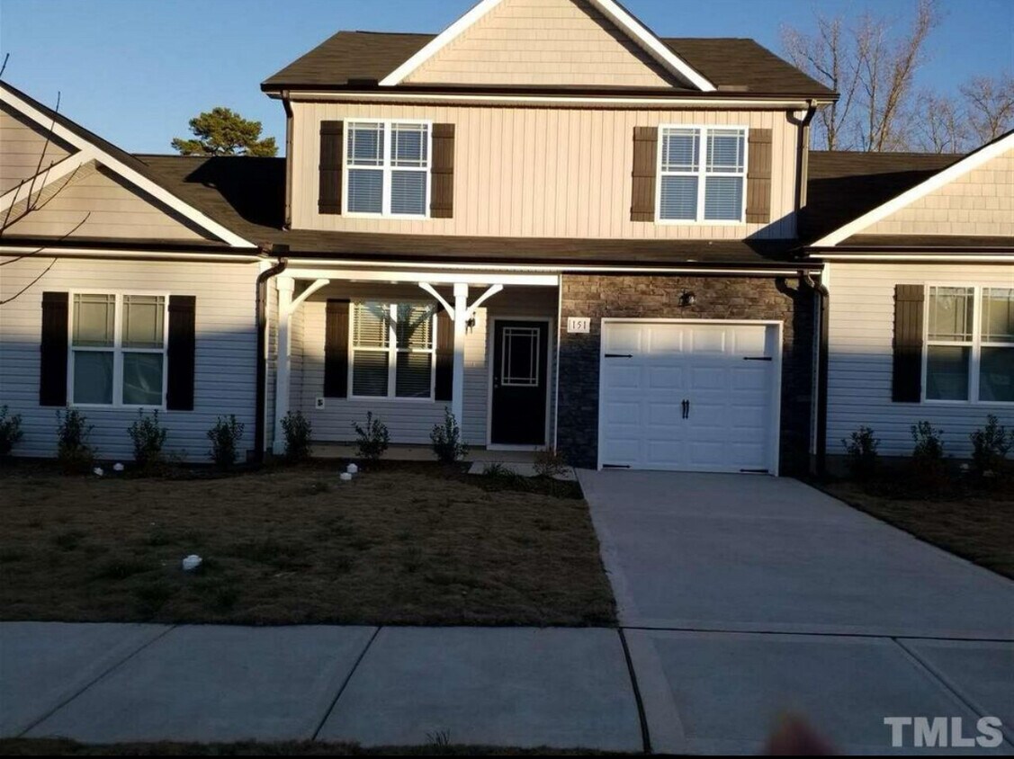 Foto principal - 151 Cullen Ct