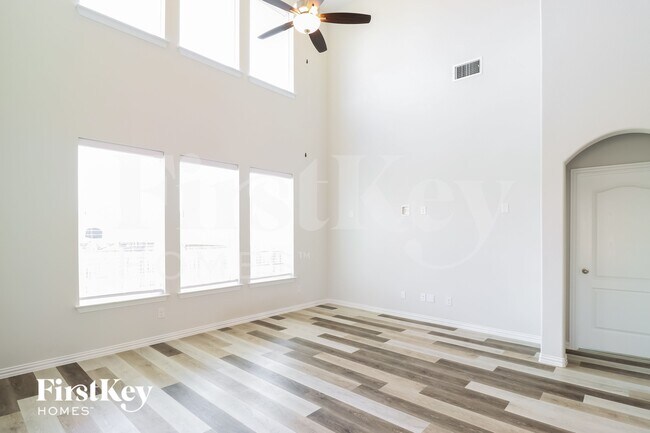 Building Photo - 548 Pheasant Hill Ln
