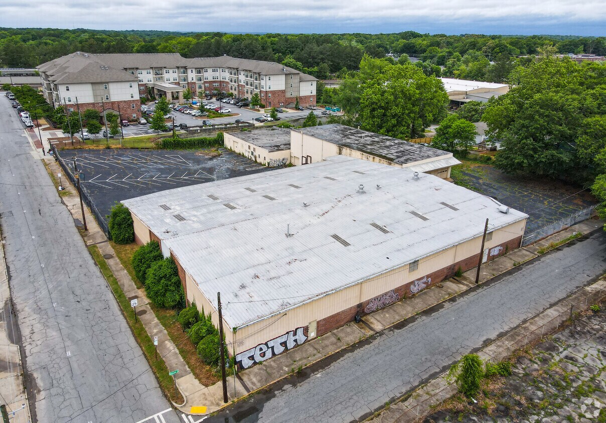 1055 Arden Apartments in Atlanta, GA