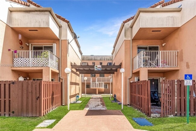 Building Photo - 14905 SW 80th St