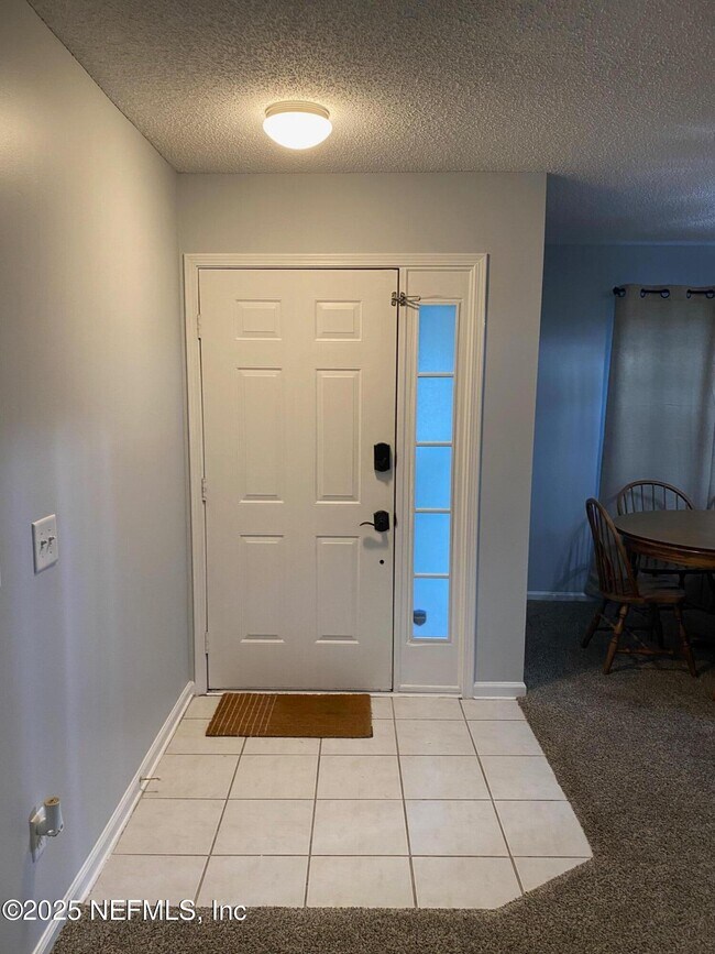 Foto del edificio - 12323 Silent Brook Trail N
