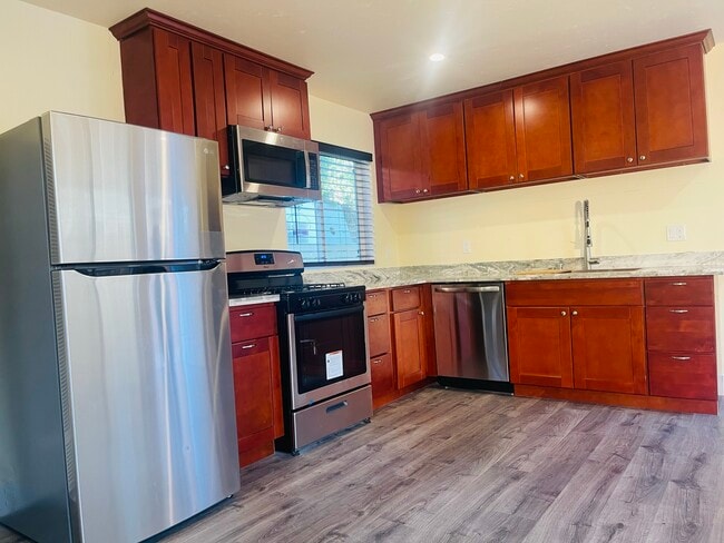 Building Photo - 4755 Peninsula Point Dr