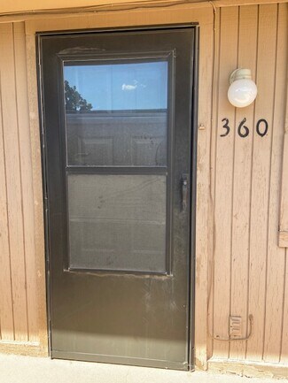 Building Photo - 8005 NW 7th Ter
