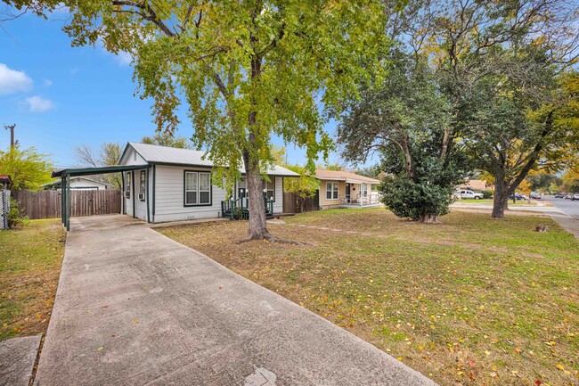 Foto del edificio - Cutest rental home in Olmos Park!