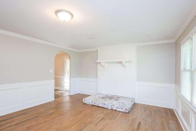 Building Photo - 4490 Sewell Rd