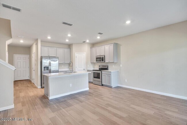 Building Photo - 133 Appleton Ct