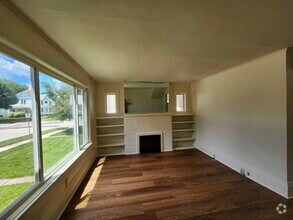 Building Photo - 224 N Lawe St