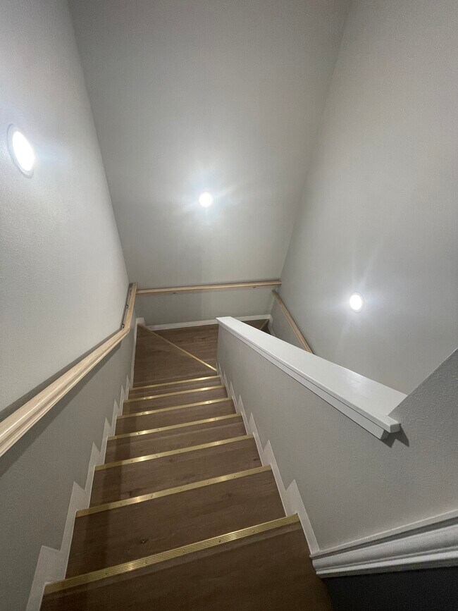 Foto del edificio - 422 E Houston St