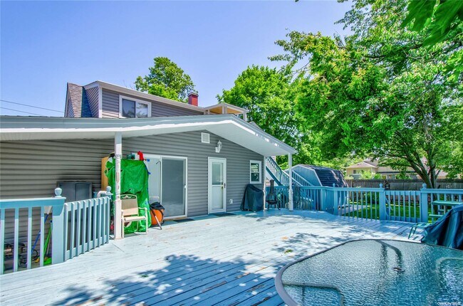 Foto del edificio - 1428 Pine Dr