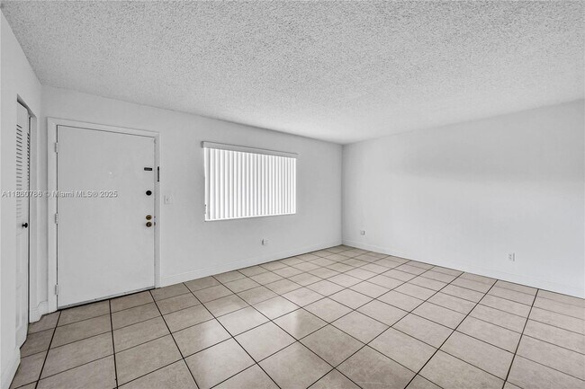 Foto del edificio - 8401 SW 107th Ave