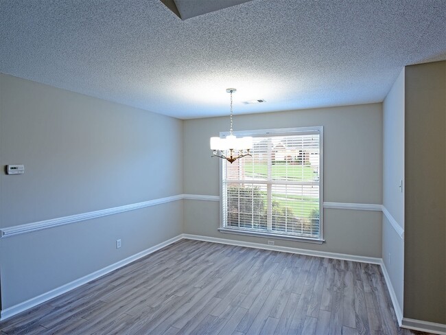 Foto del edificio - 4 bedroom, 2.5 bath home near Shelby Farms...