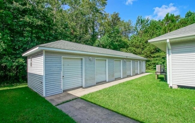 Building Photo - 2001 Tenth Street Unit