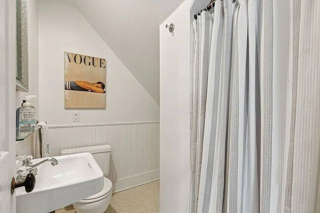 Foto del edificio - 2020 Lakeland Dr