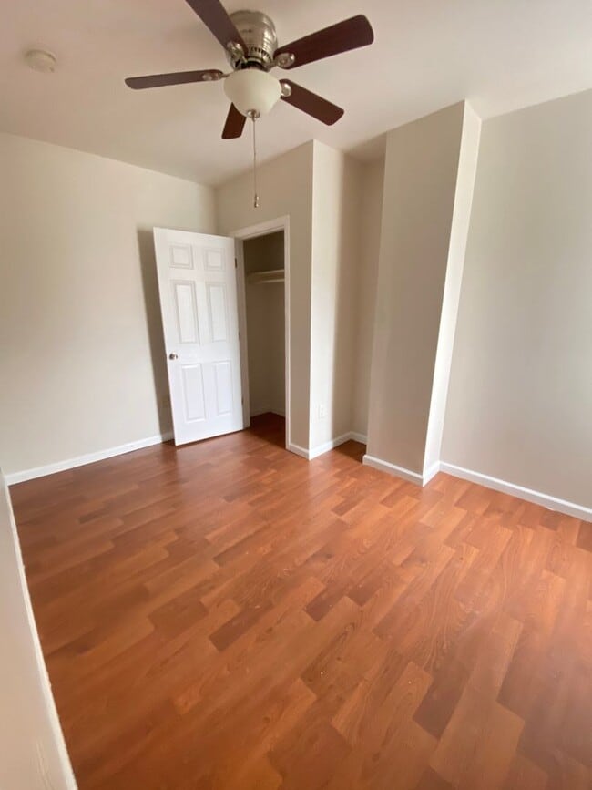 3B1.5B Row House Available NOW in Fishtown - 3B1.5B Row House Available NOW in Fishtown