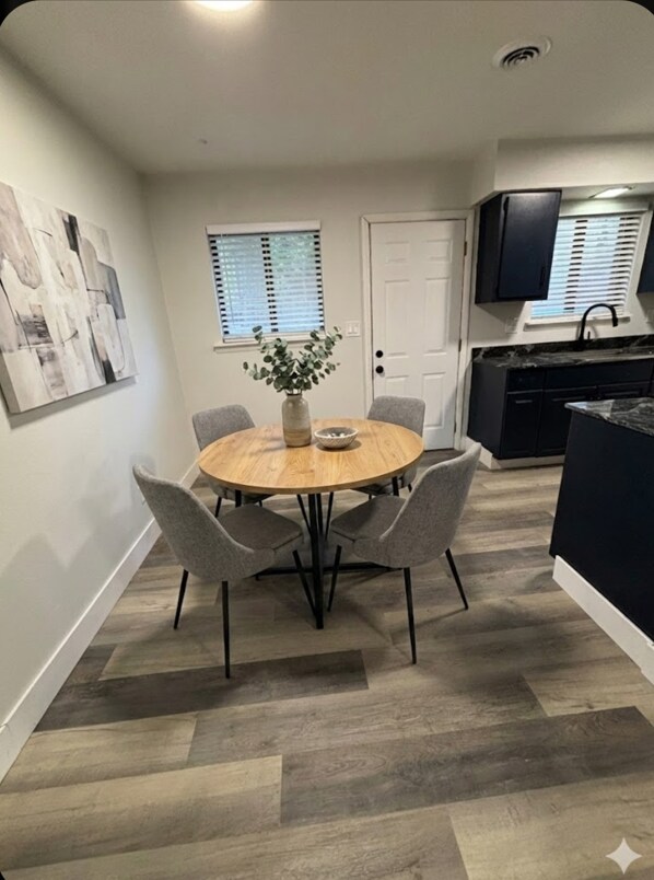 Foto del edificio - 1102 Apache Dr