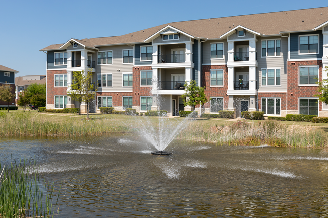 Interior Photo - Centreport Lake