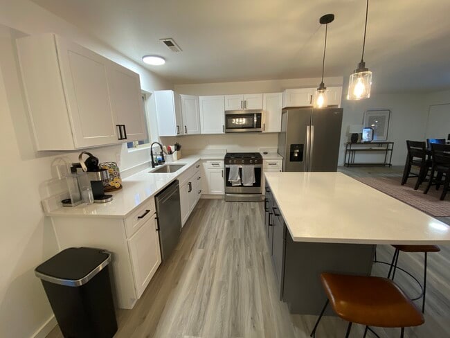 Kitchen - 712 Larch St