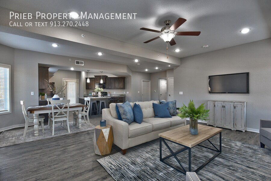 Primary Photo - Parkview Apartments - Available October 10th