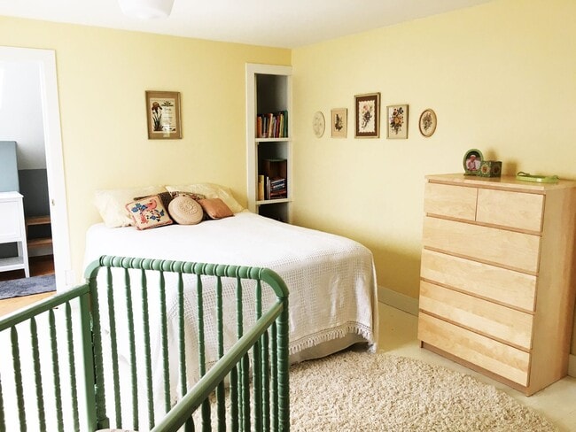 Building Photo - Gorgeous Portland 3 Bedroom Bungalow w/Dou...