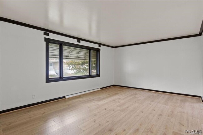 Foto del edificio - 15 Haller Ave