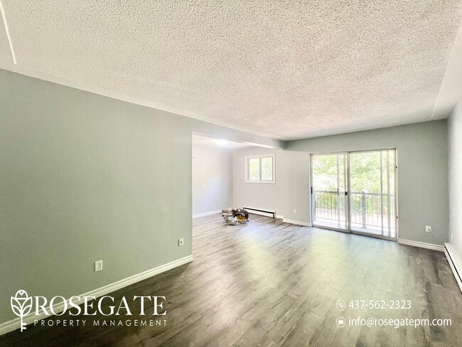 Photo du bâtiment - Spacious 3-Bedroom Apartment | 1,250 Sq Ft...