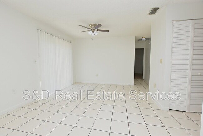Building Photo - 4745 Dimbath Dr
