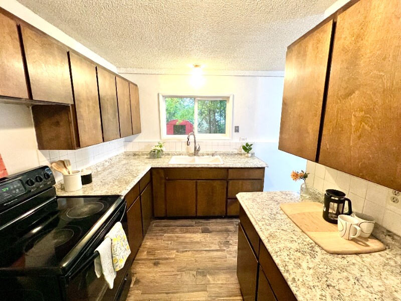 Foto principal - 1005 Bloyd St