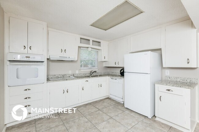 Foto del edificio - 5621 Bonnie Wayne St