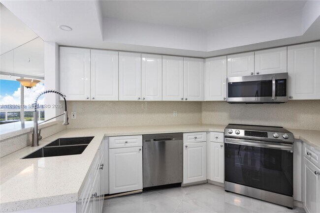 Foto del edificio - 1800 Sunset Harbour Dr